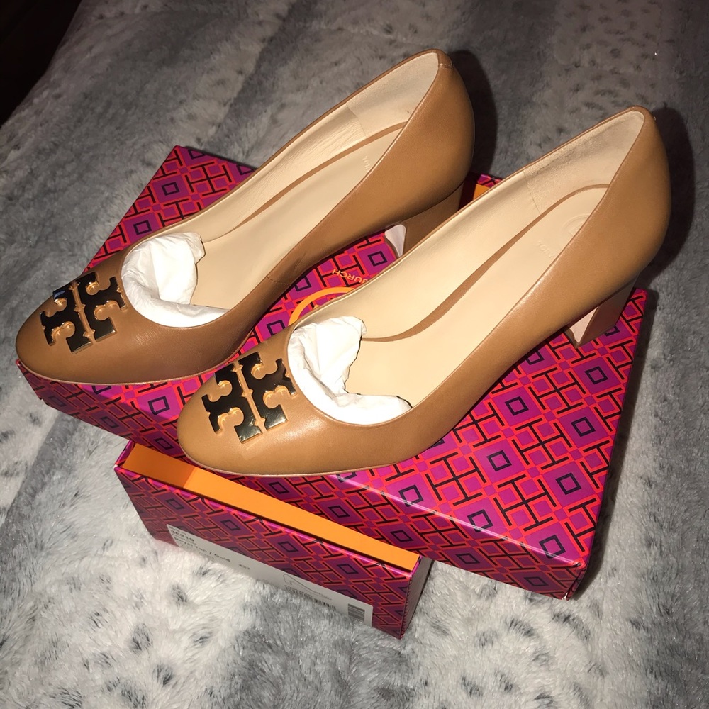 BRAND NEW with box- Tory Burch Royal Tan Pump!👠